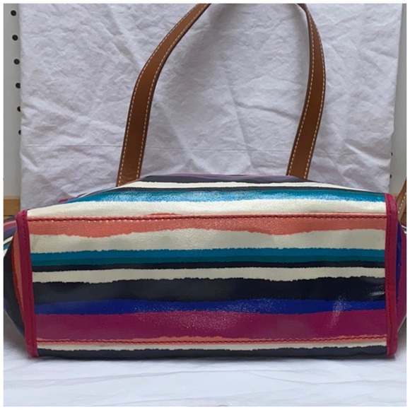 Striped Tote - Picture 5 of 8